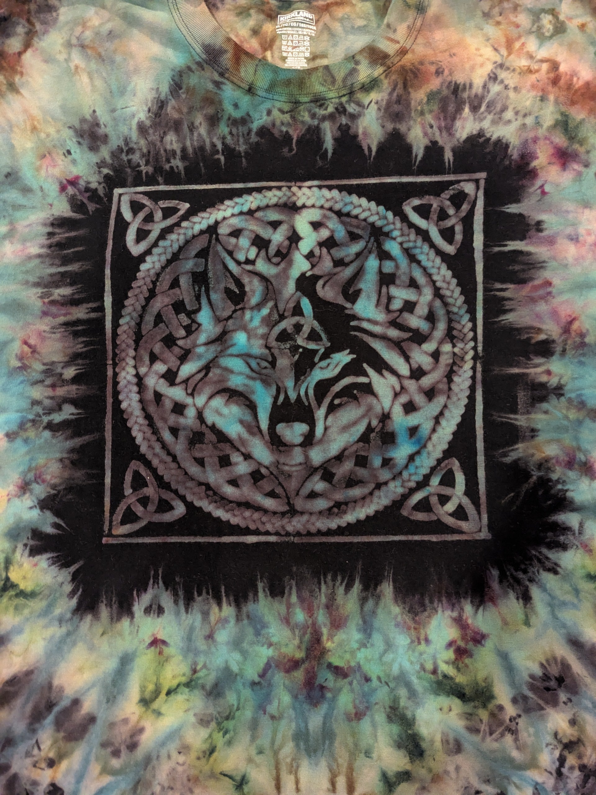 Celtic Wolf - Unisex Tee - XL